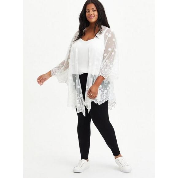 Torrid White Scallop Mesh Embroidered Kimono‎ - Picture 1 of 11